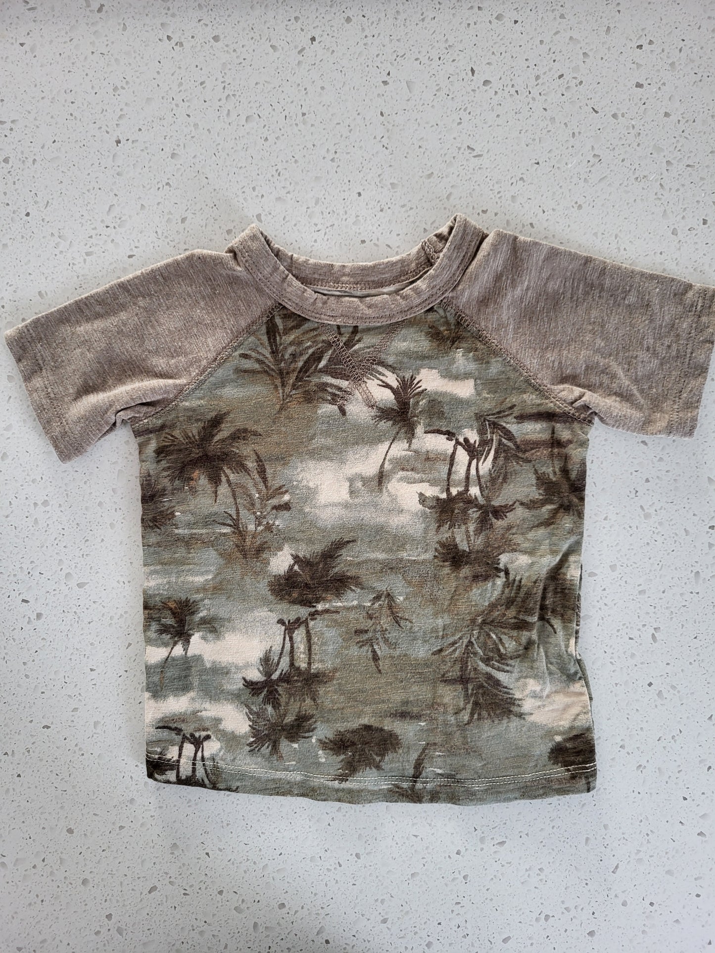 T-shirt Old Navy 12-18 mois